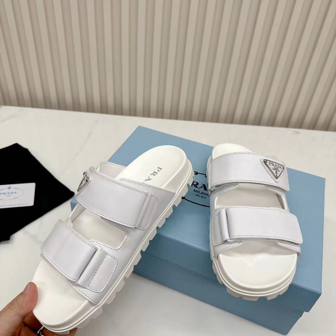 【P025】PRADA スポーツサンダルア イボリーホワイト プラダ