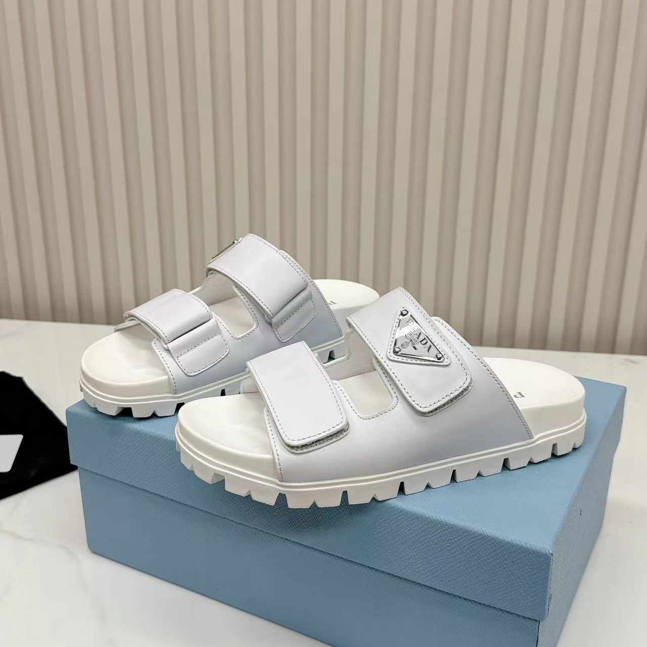 【P025】PRADA スポーツサンダルア イボリーホワイト プラダ