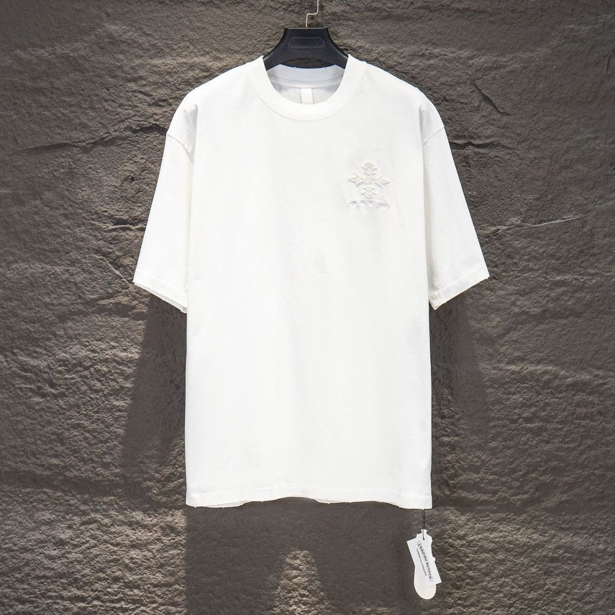『S-XL』トレンディな刺繍入り半袖シャツ、スタイリッシュなゆったりとしたカジュアルトップス（男女兼用）