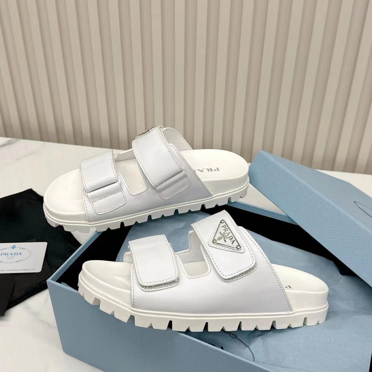 【P025】PRADA スポーツサンダルア イボリーホワイト プラダ