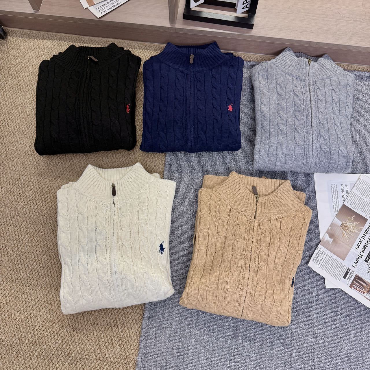 『S-2XL』人気上昇中 フルジップ 無地 馬刺繍 ロゴ ケーブルニット セーター カーディガン 男女兼用