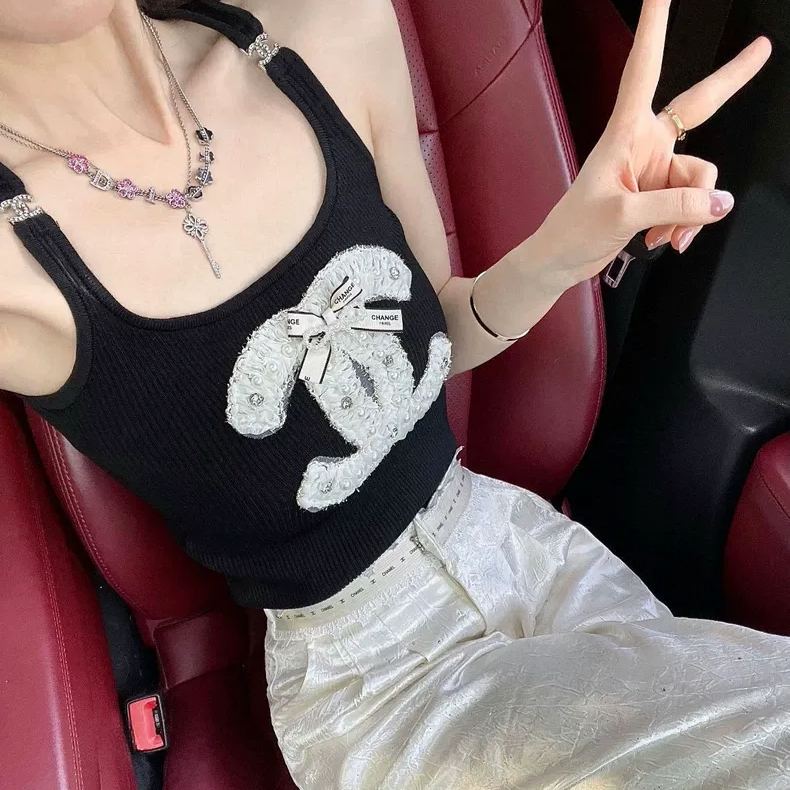 【S-XL】立体感花柄加工 レディースニットキャミ 着痩せシルエット
