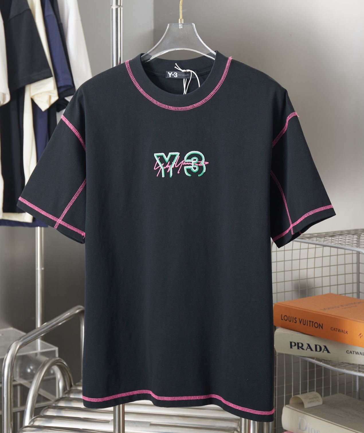 『S-XL』早春新作 透かし刺繍入り半袖Tシャツ、毎日の通勤に最適