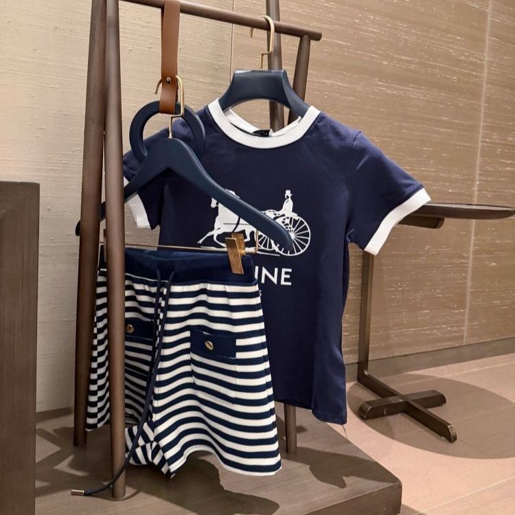 2026年新作　プリントカラーブロッククルーネック半袖Tシャツ＆伸縮性ハイウエストストレートストライプショーツ