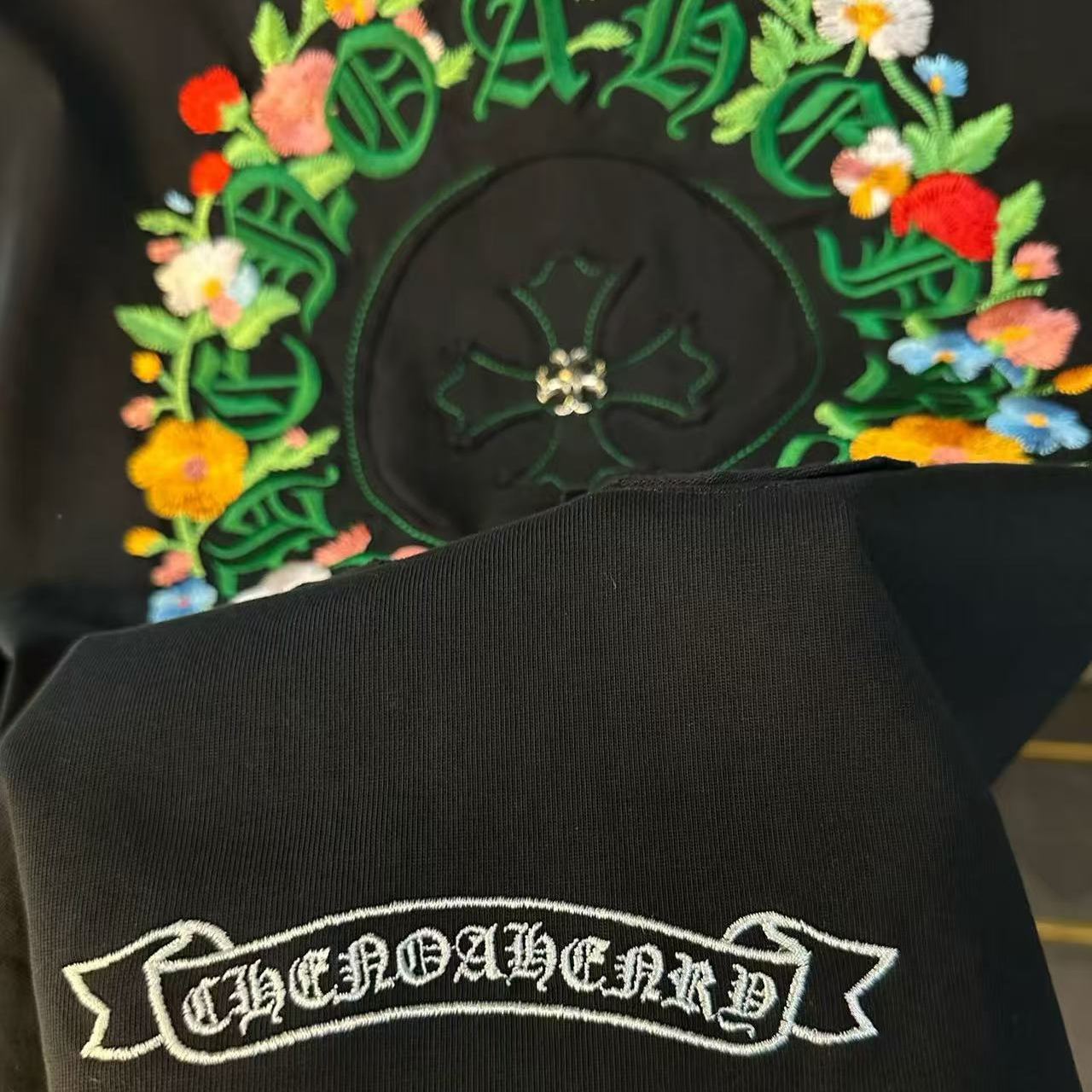 【L-4XL】夏物ラグジュアリー刺繍入りカップル用半袖Tシャツ