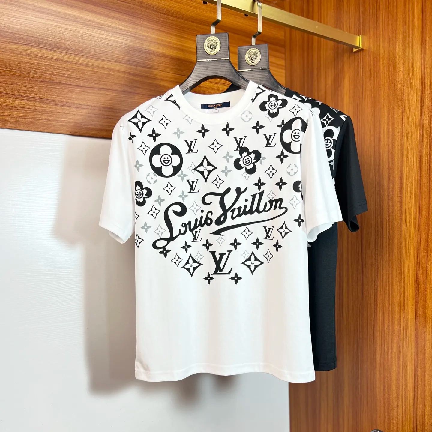『M-3XL』夏の新作 高級感あふれるトレンディでスタイリッシュなTシャツトップス
