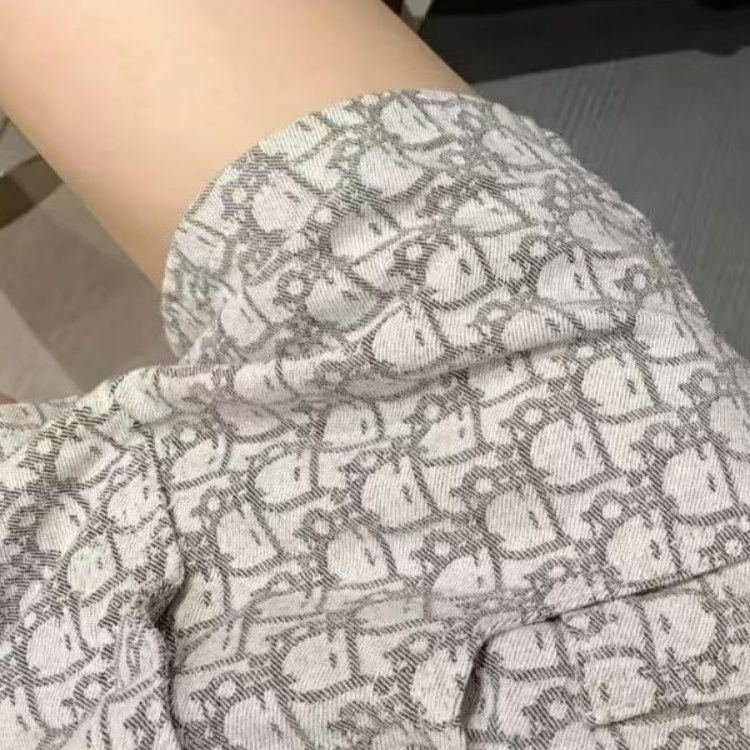 春夏新作 ソフトデニムショートパンツ、ハイウエストでスリムに見えるスタイル