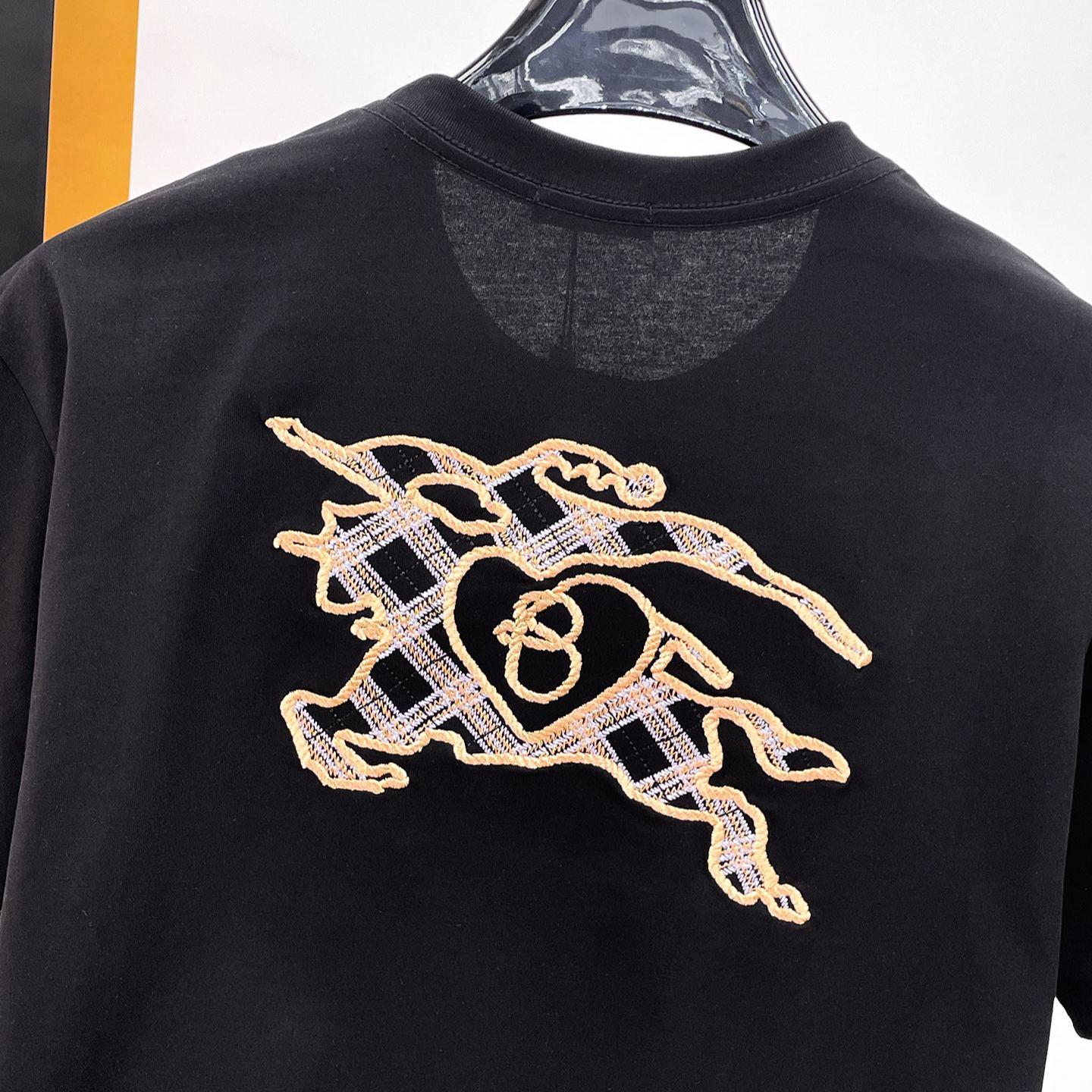 『M-3XL』新入荷  ラグジュアリーなファッションTシャツ、カジュアルな普段使いにぴったりの半袖Tシャツ