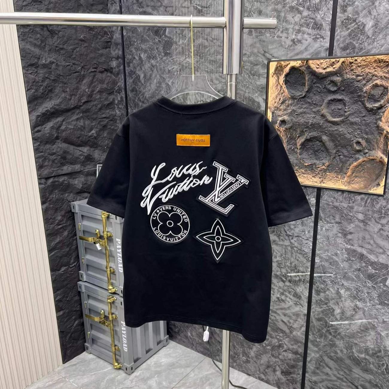 『S-2XL』新作の高級ラウンドネック半袖Tシャツ カジュアルな刺繍入りで、男女兼用で着回しのきくトップスです