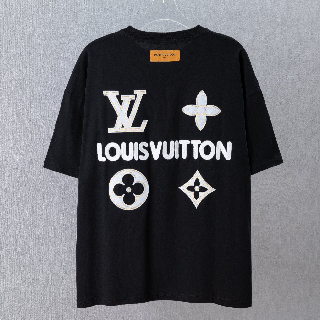 『S-XL』新作クラシック刺繍入りクルーネック半袖Tシャツ
