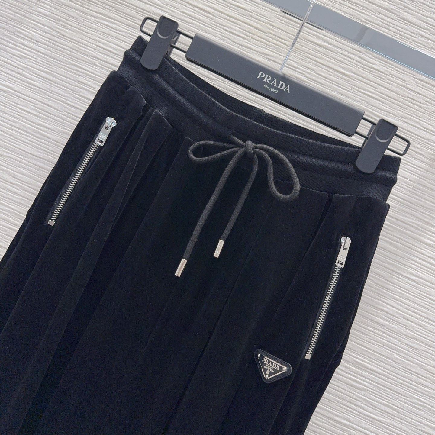 『S-L』新作 ベロア フード付き セットアップ 高級感 光沢感 トライアングルロゴ