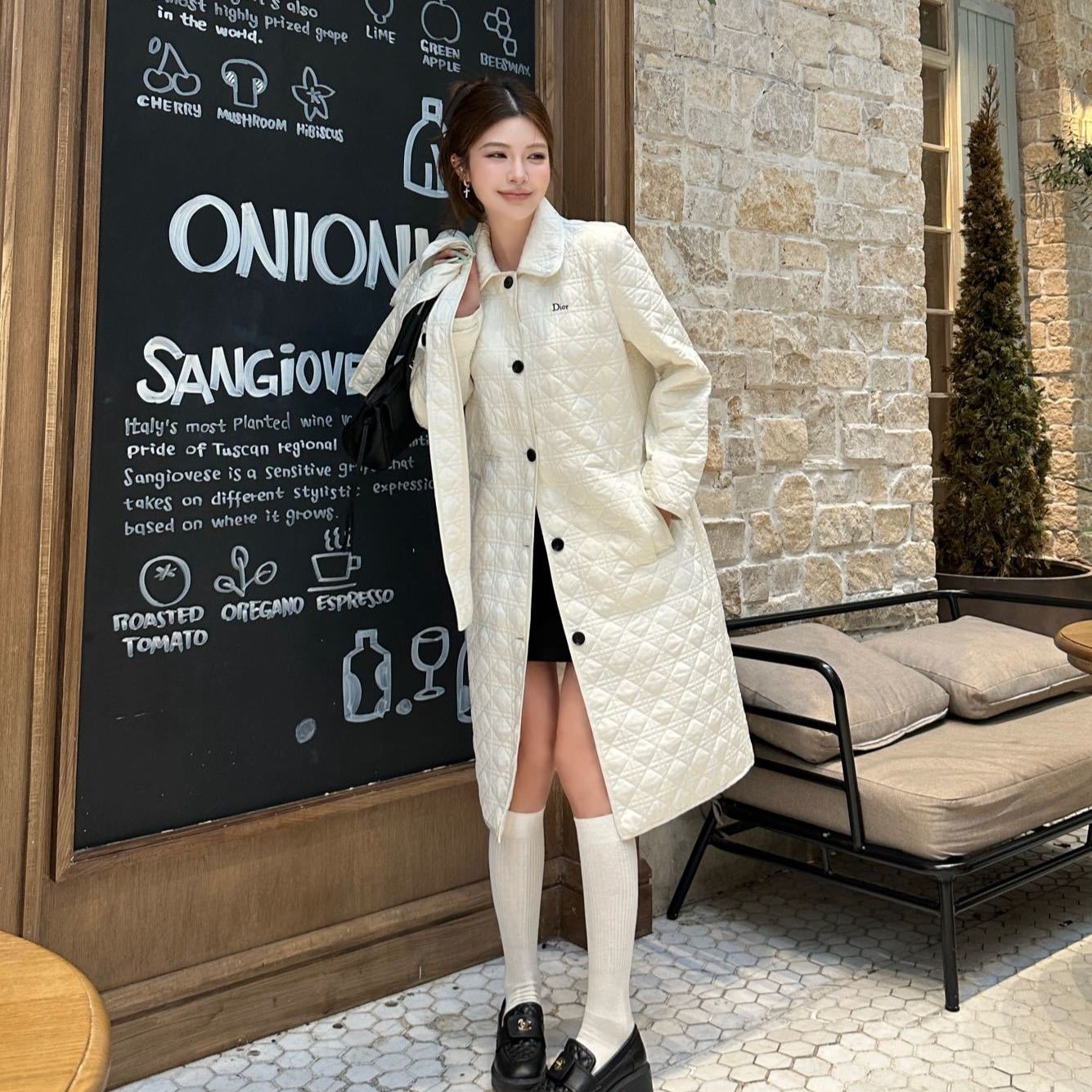『S-L』新作ロングコート、クラシックでスタイリッシュ