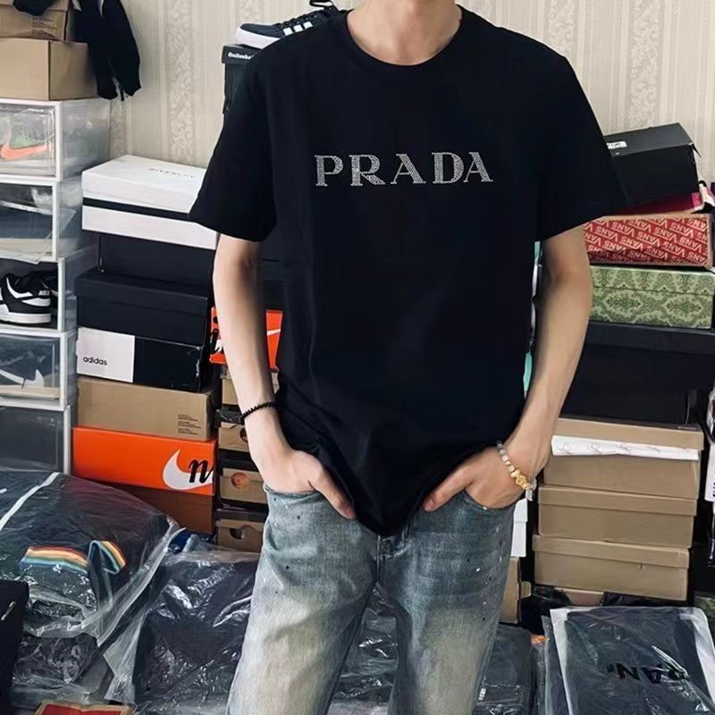 夏の新半袖ラウンドネックカジュアルTシャツ