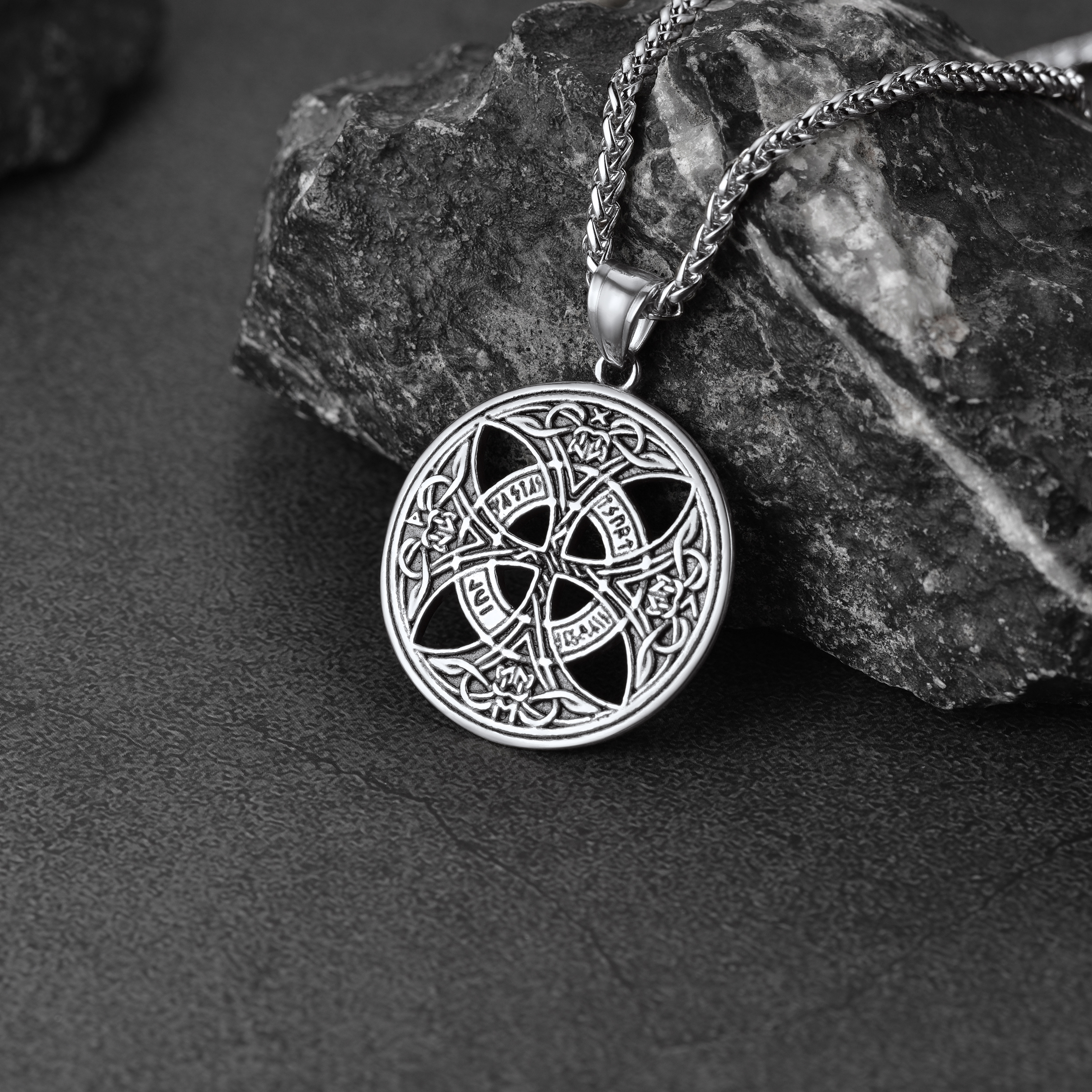 Mens Celtic Trinity Knot Pendant 