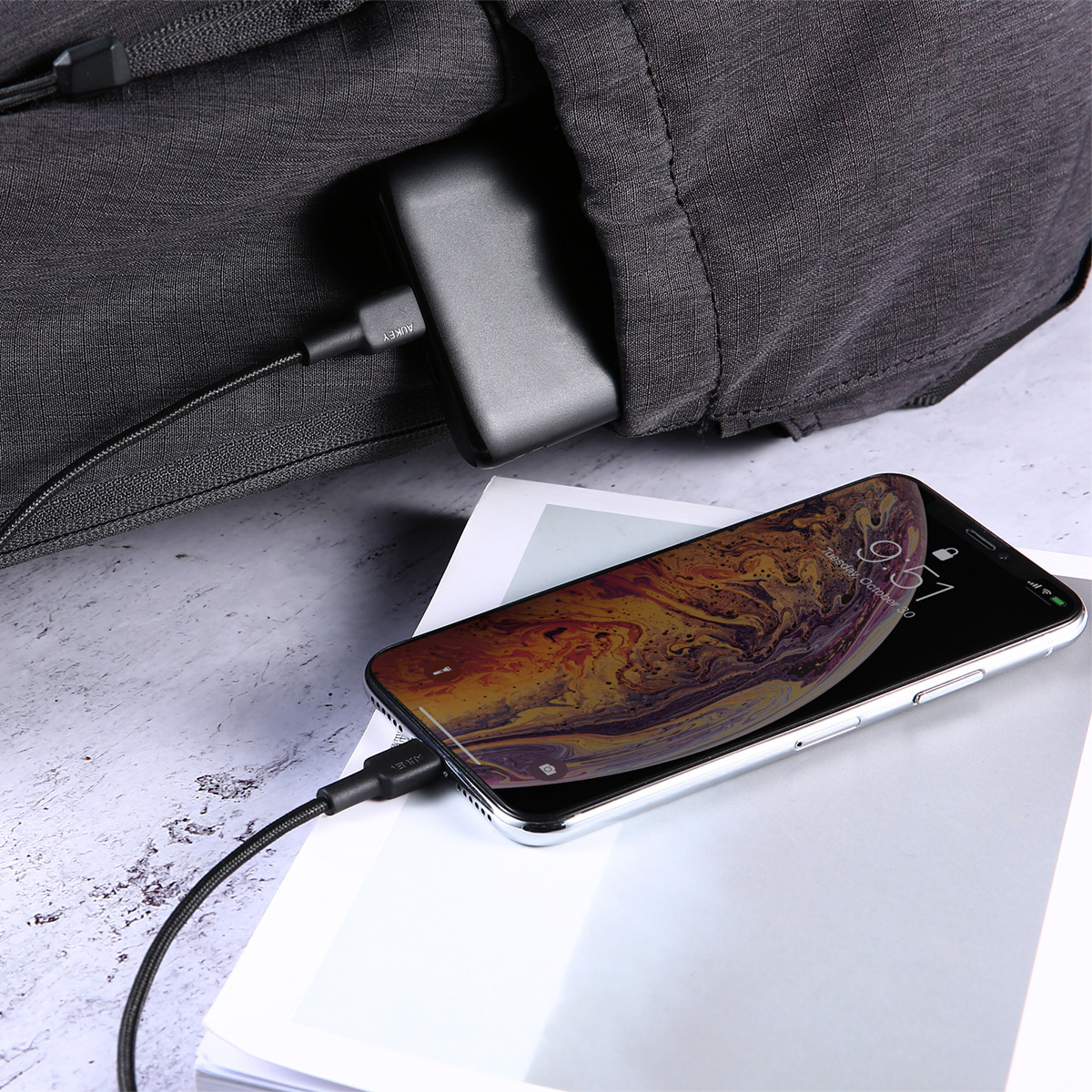 USB-C to Lightningケーブル CB-CL1