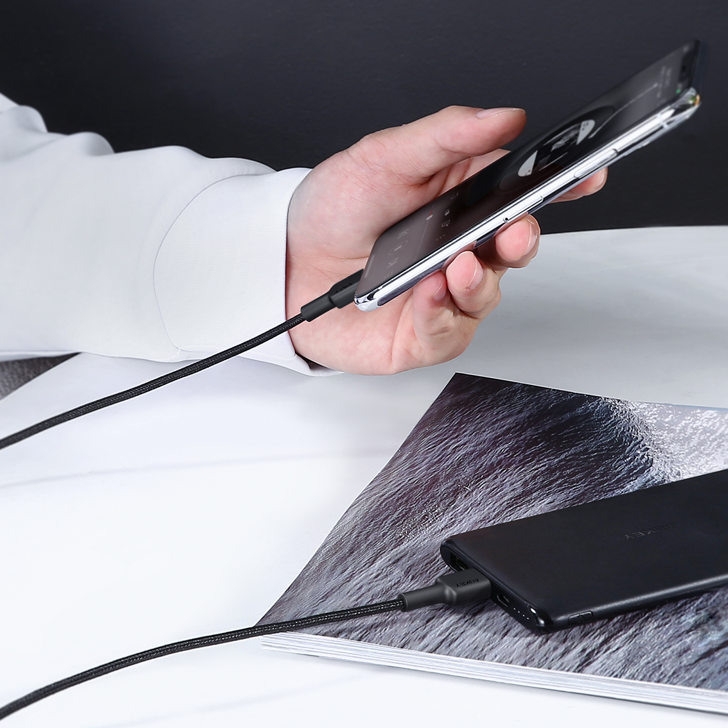 USB C to Lightning ケーブル CB-CL02