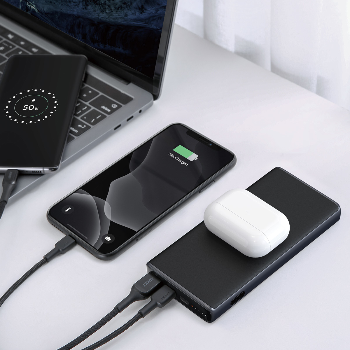 Qi対応 モバイルバッテリー PB-Y32