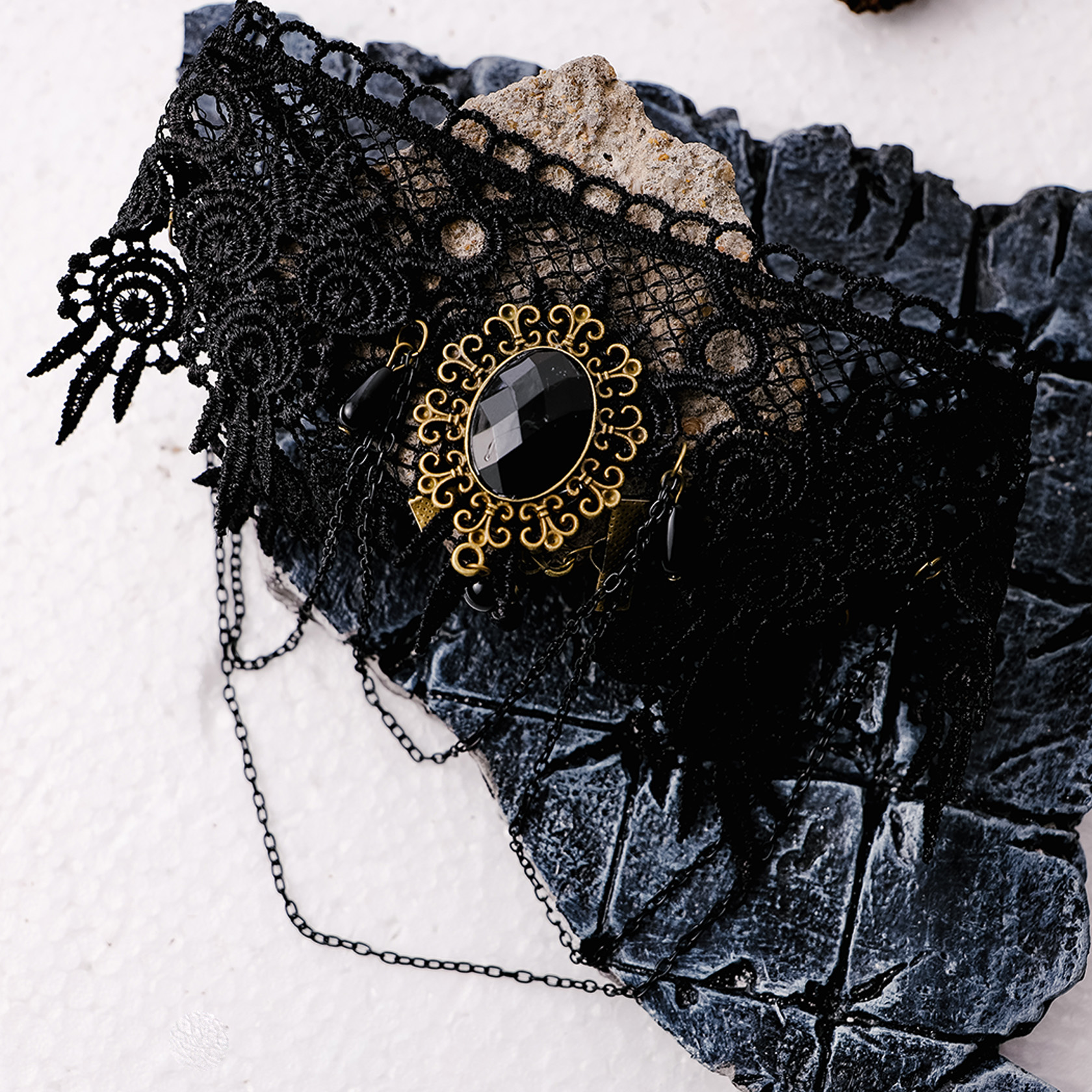 Vintage black lace choker necklace women girls gothic collar for Halloween outfits