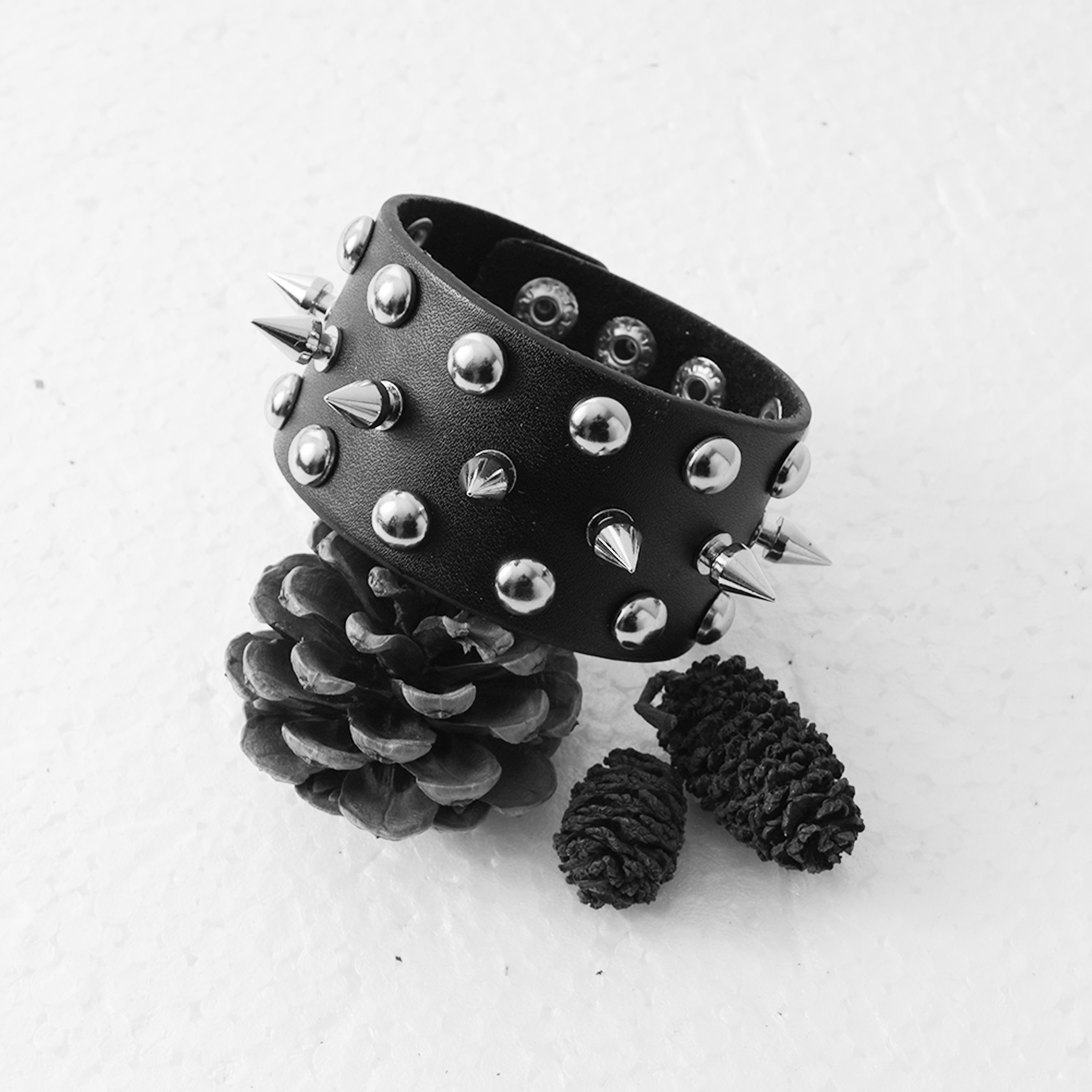 Fashion punk style wristband rocker buckle studded rivets faux leather bracelet