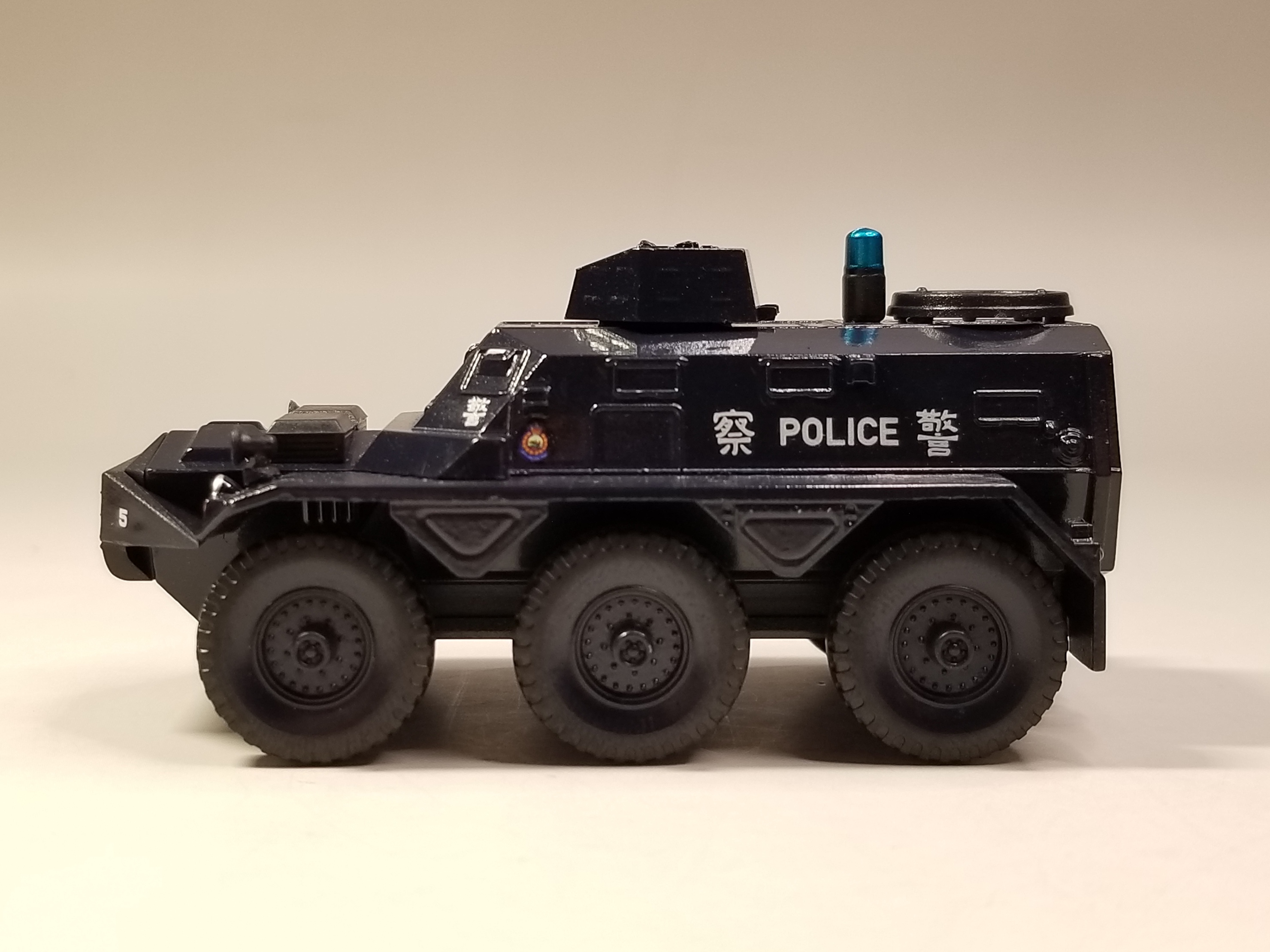 Tiny 1/110 Saracen Armoured Vehicle (AM6979) Royal Hong Kong Police ...