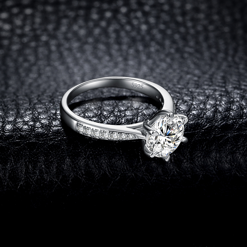 Moissanite Solitaire