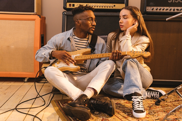 十二星座喜歡你時，都有哪些小動作？