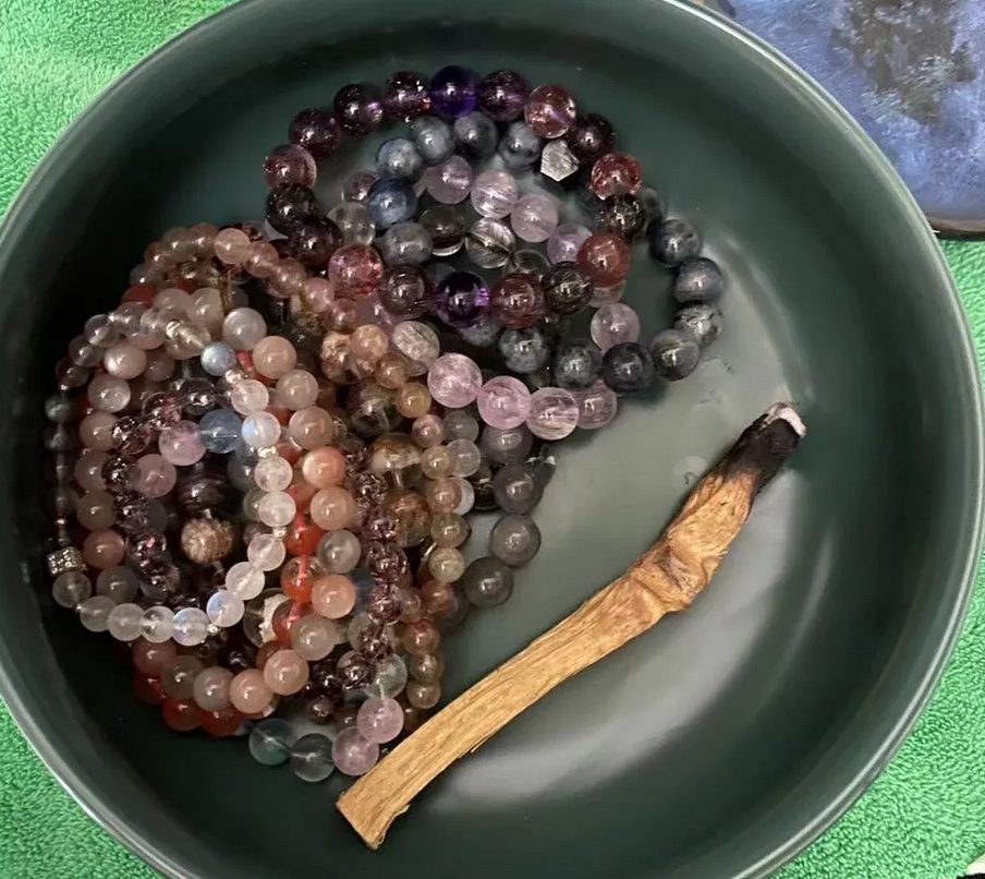 天然水晶珠寶,可以增强氣場能量、調整運勢風水(含脈輪對應的水晶搭配)