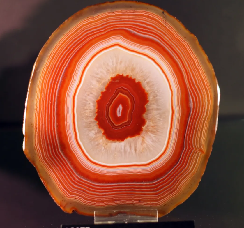 【水晶能量石百科】瑪瑙丨多姿多彩大自然的藝術家 