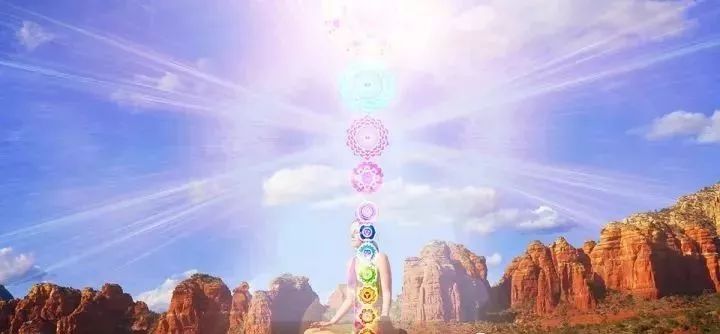 脈輪與宇宙的能量連結：提升內在智慧