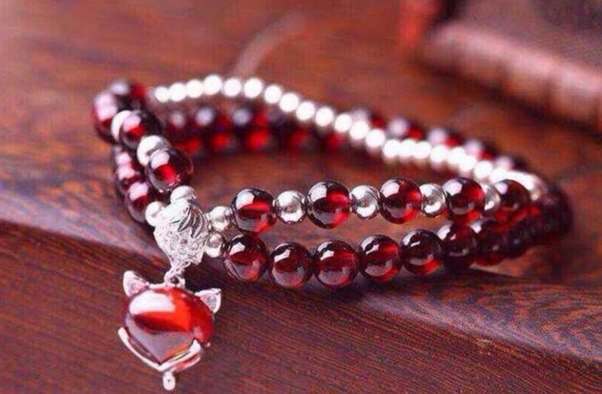 一款可以啟動海底輪，提升陽性能量的水晶