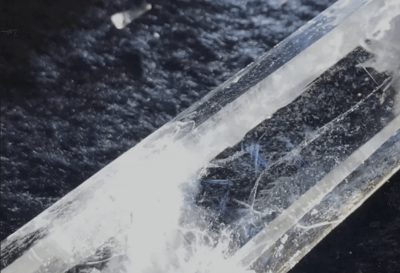 關於水晶裂紋對能量的影響