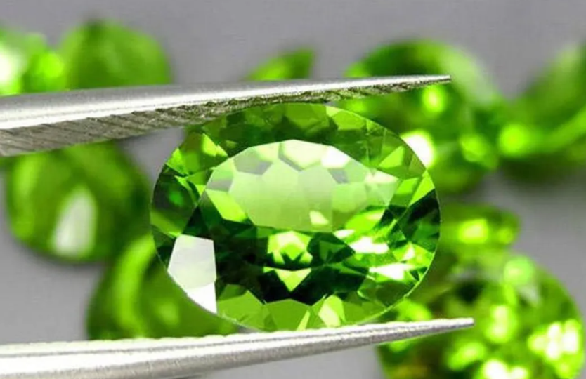 【水晶能量石百科】橄欖石丨激發潜能的太陽結晶