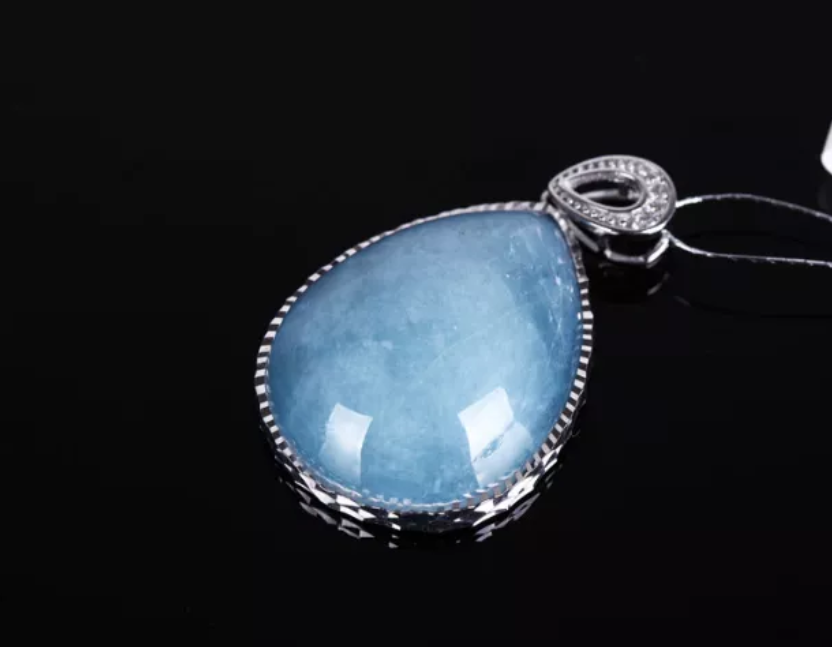 喉輪療愈石及其意義