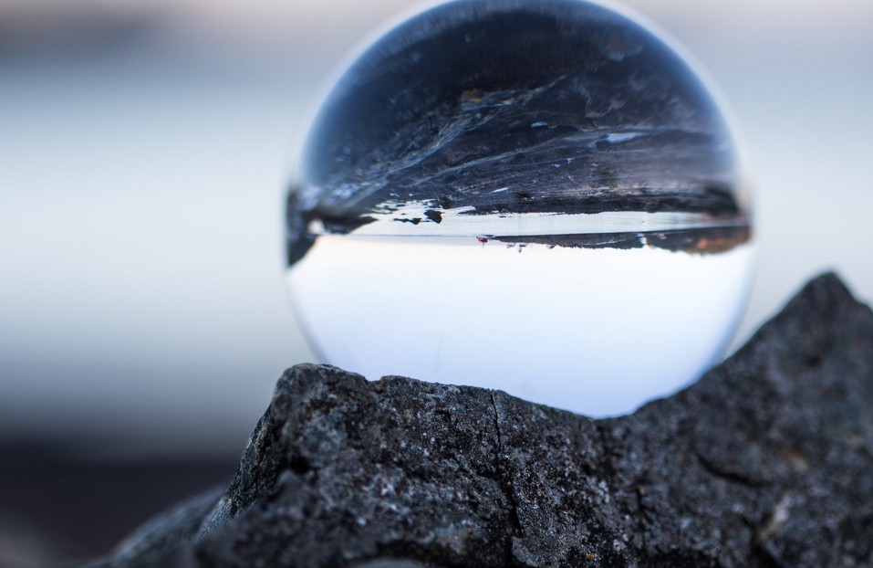 7個簡單的方法來清潔負能量的水晶和石頭 