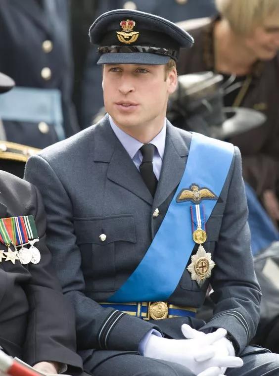 你是英國皇室的哪個成員