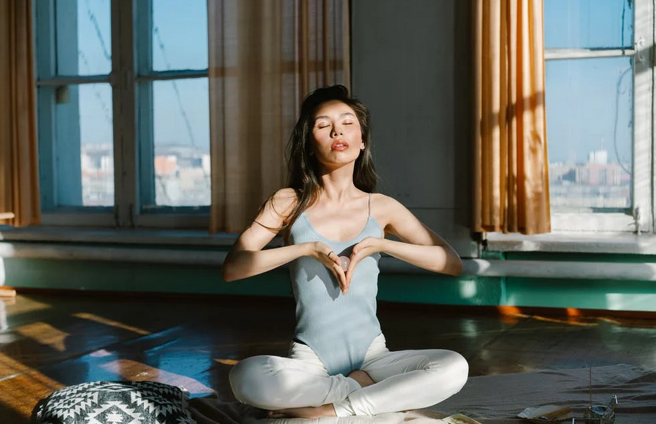 瑜伽練習和現代瑜伽人的脈輪功用 