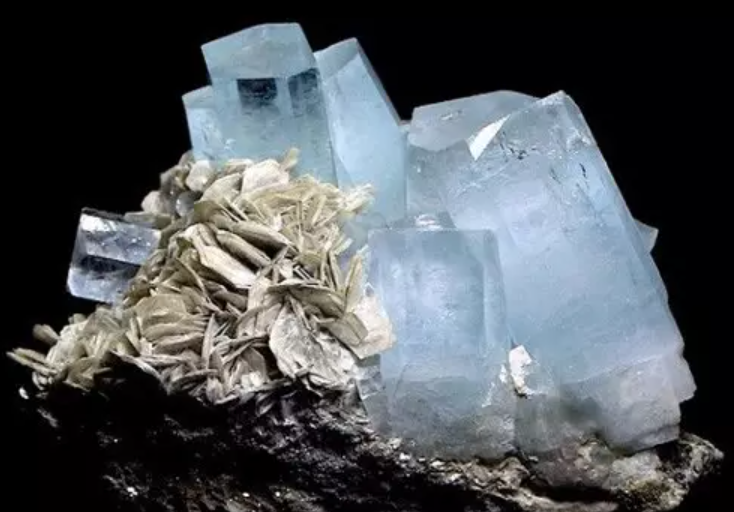 【教您鑒別】海藍寶石