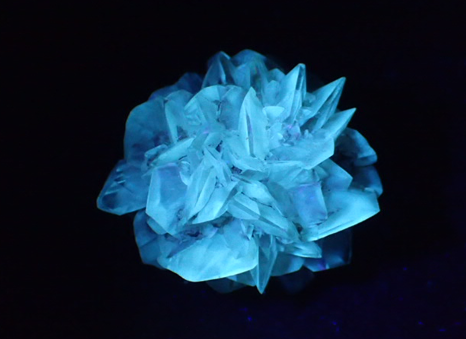 一款讓我們更具有靈性意識的水晶