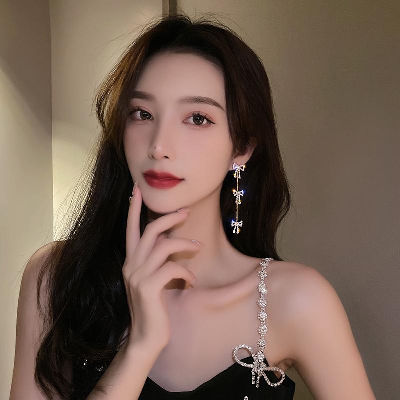 閃鑽蝴蝶結流蘇長款耳環-FANYIACC