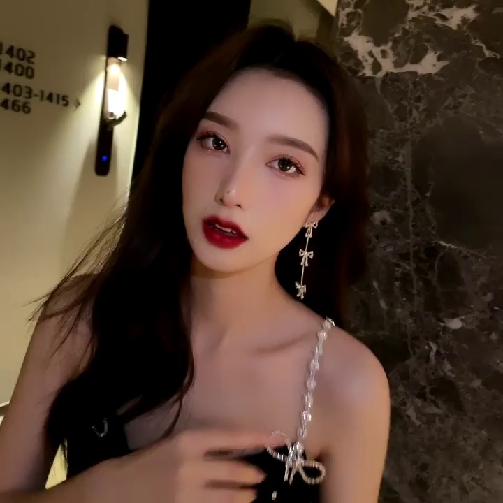 閃鑽蝴蝶結流蘇長款耳環-FANYIACC