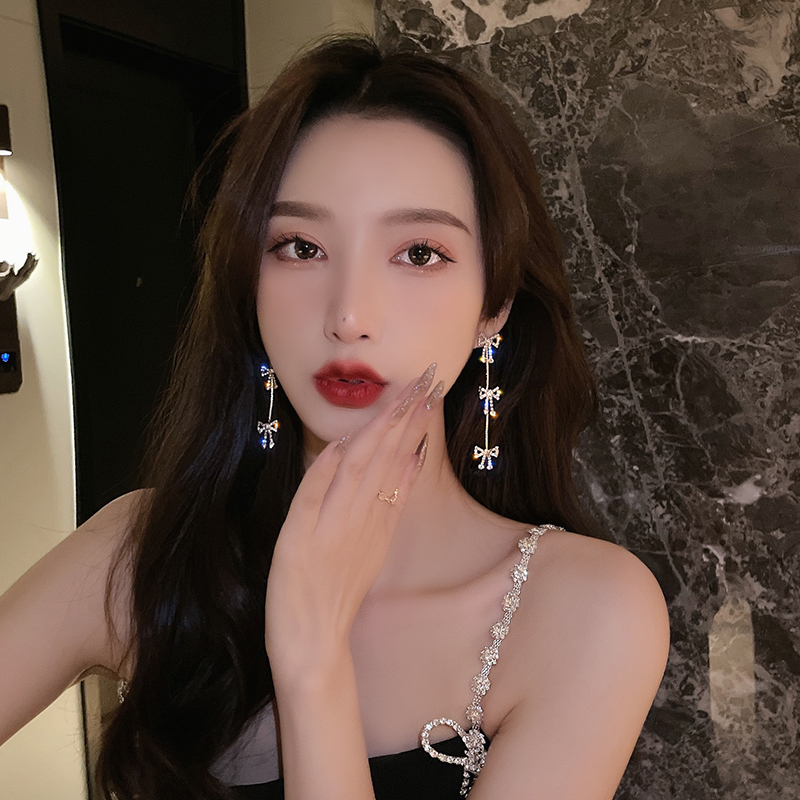 閃鑽蝴蝶結流蘇長款耳環-FANYIACC