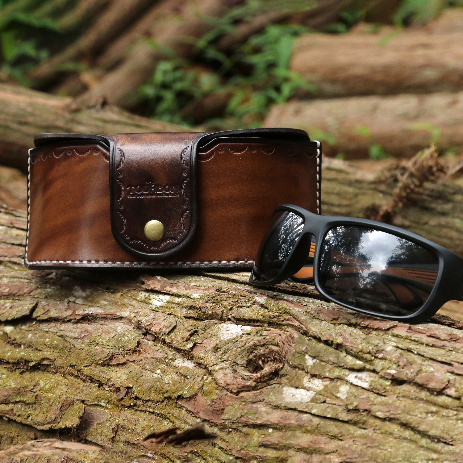 TOURBON Vintage Genuine Leather Portable Sunglasses Case Eyeglass Protective Holder