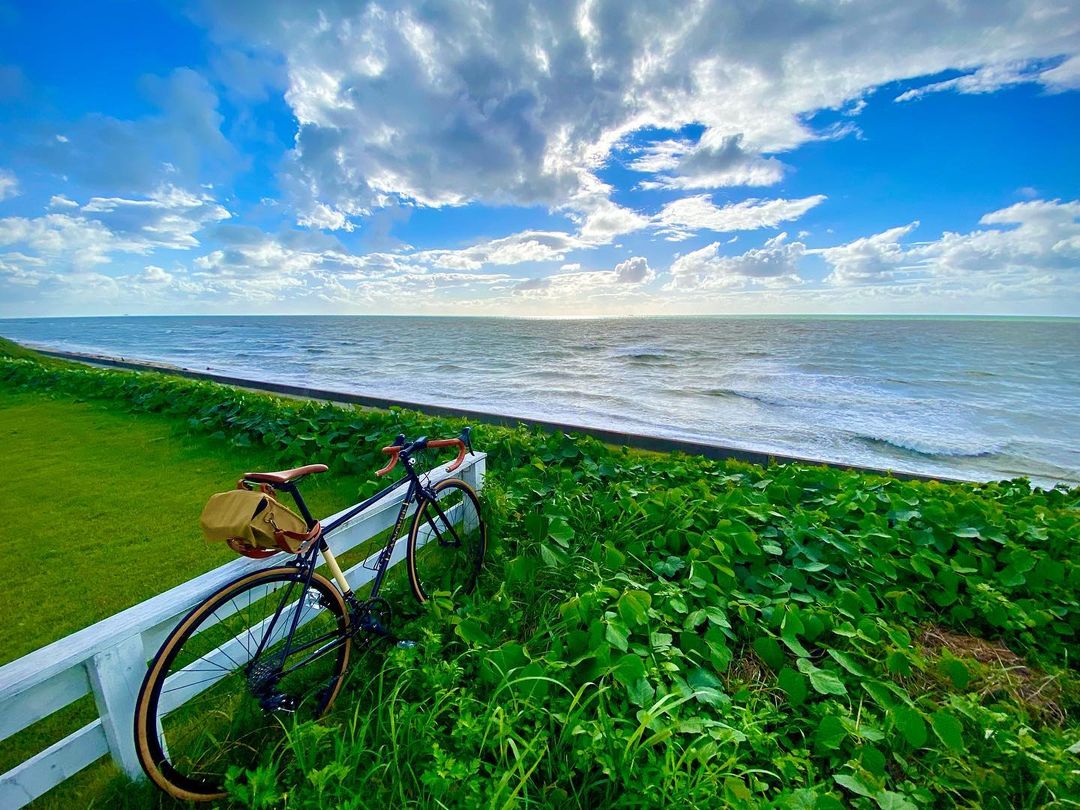 waxed canvas bike bag