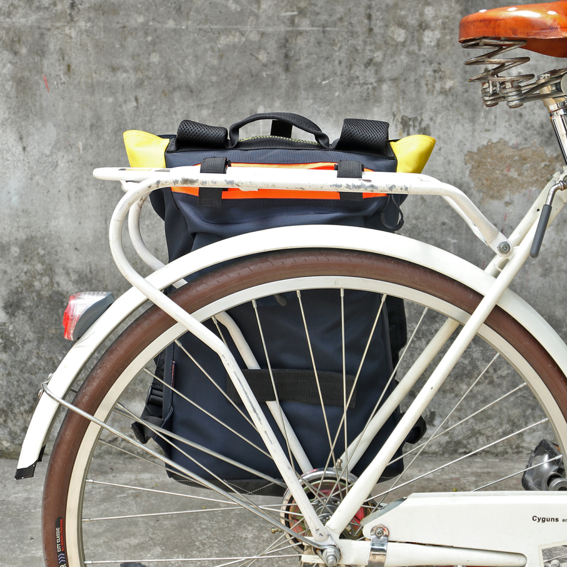 TOURBON Waterproof Nylon Bicycle Single Pannier Laptop Backpack Travel