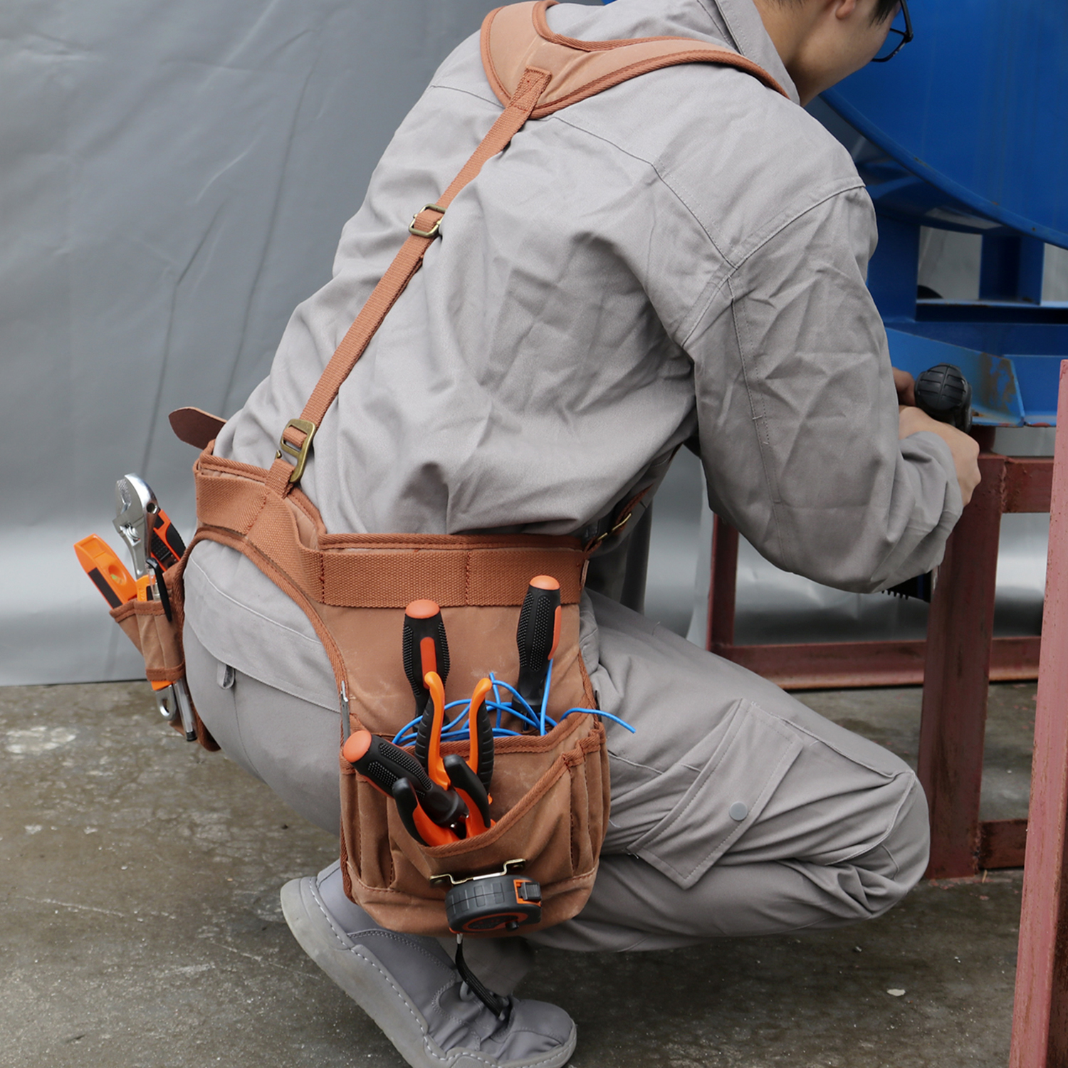 About TOURBON Wax Canvas Carpenters Tool Bag Work Apron Belt with Suspenders Review