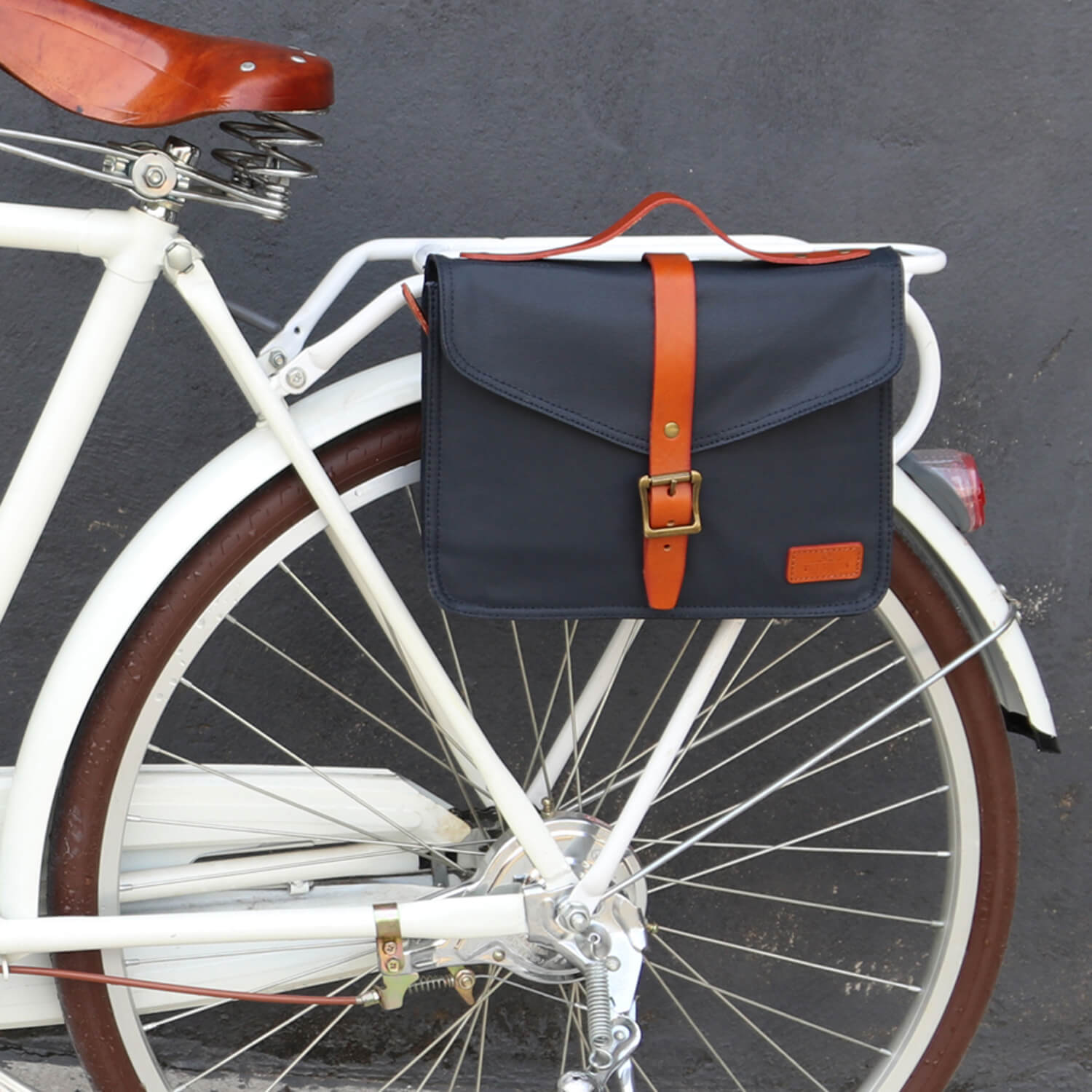 bike handlebar bag waterproof