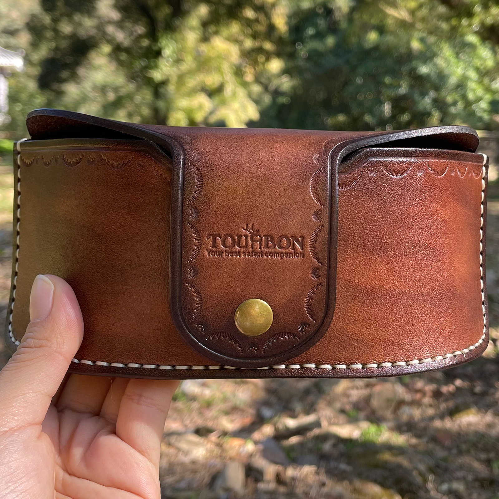 About TOURBON Vintage Genuine Leather Portable Sunglasses Case Video Show