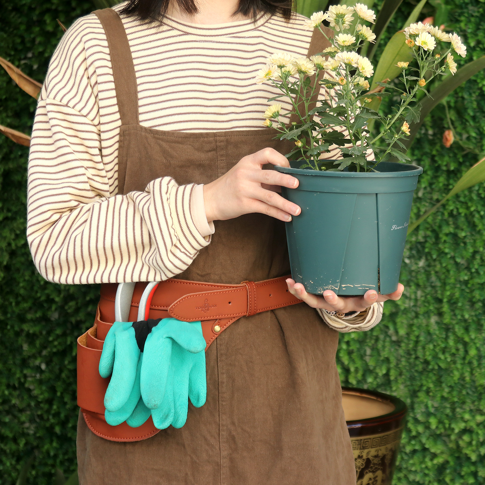 About TOURBON Adjustable Garden Tool Belt Video Show