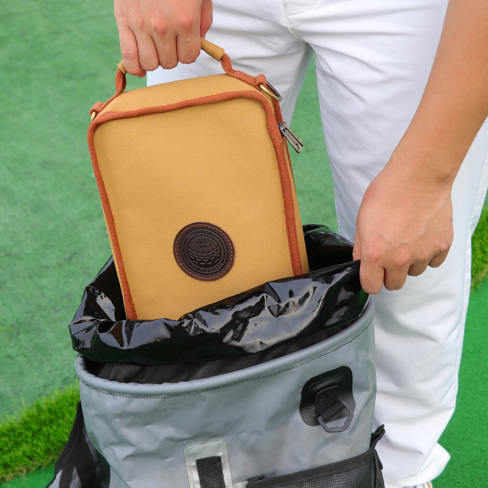 【MALBON GOLF】 Cooler Tote Bag / 追跡付 Malbon Golf Hunt Club Cooler Tote (Camo) – Centre