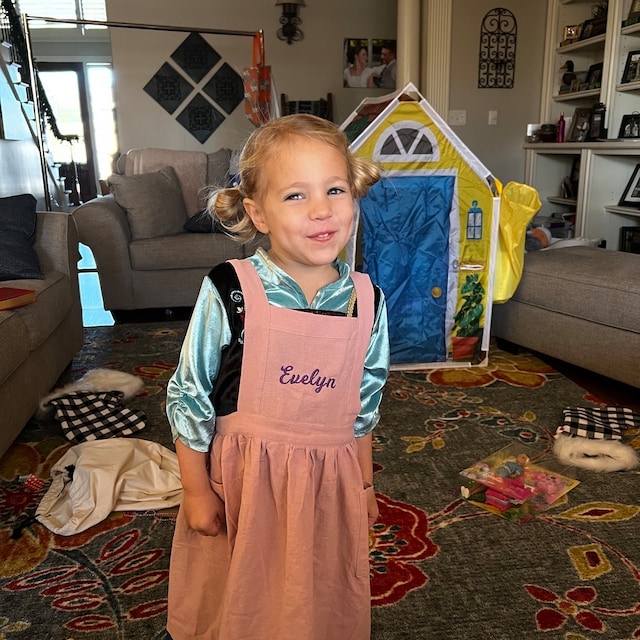 Personalized Embroidery Linen Apron with Pockets for Kid | Apron07